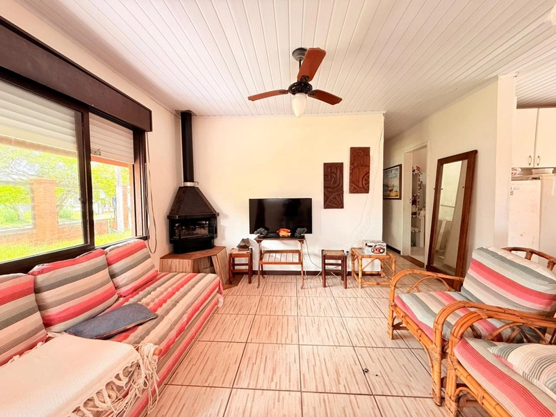 Ampla Casa em 2 Terrenos e Ótima Localização!: 2ª foto da galeria de imagens do imóvel