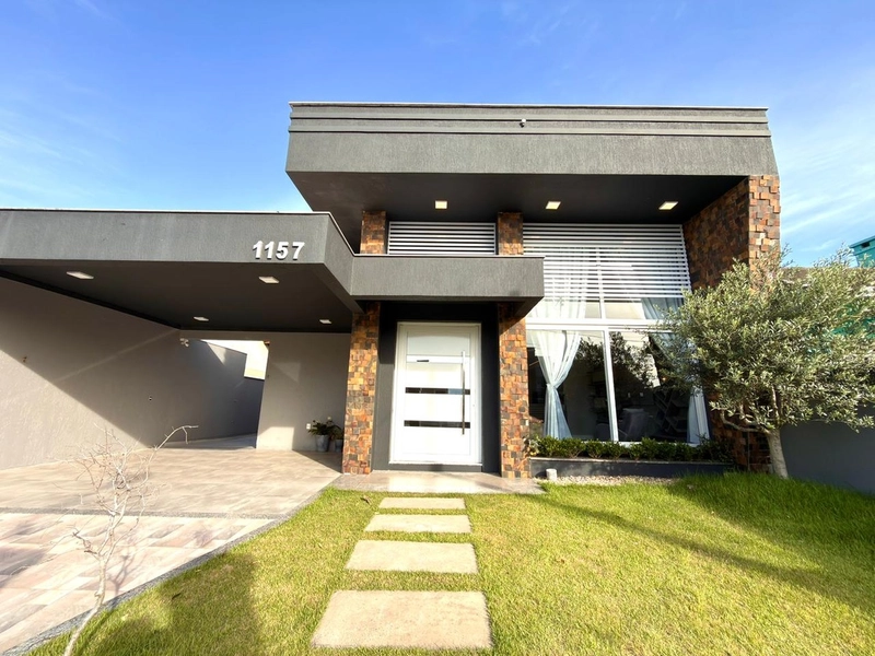 Belissima Casa á Venda, Ideal Para Quem Busca Conforto e Praticidade!