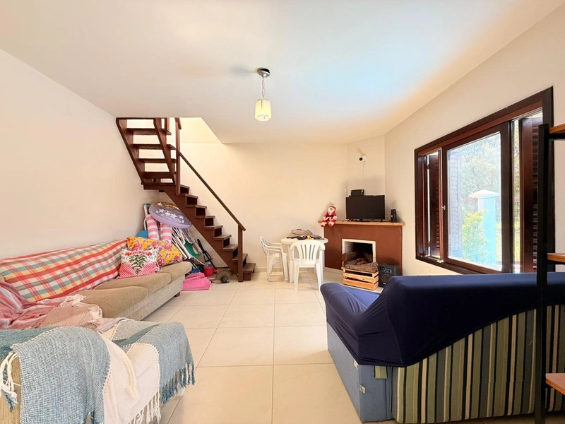 Linda Casa com Piscina, com 3 dormitórios em ótima localização!: 8ª foto da galeria de imagens do imóvel