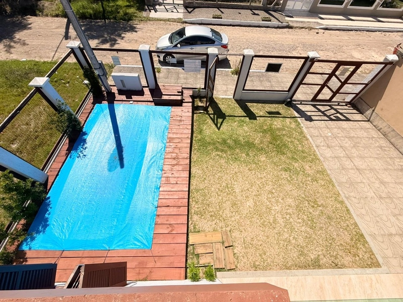 Linda Casa com Piscina, com 3 dormitórios em ótima localização!: 5ª foto da galeria de imagens do imóvel