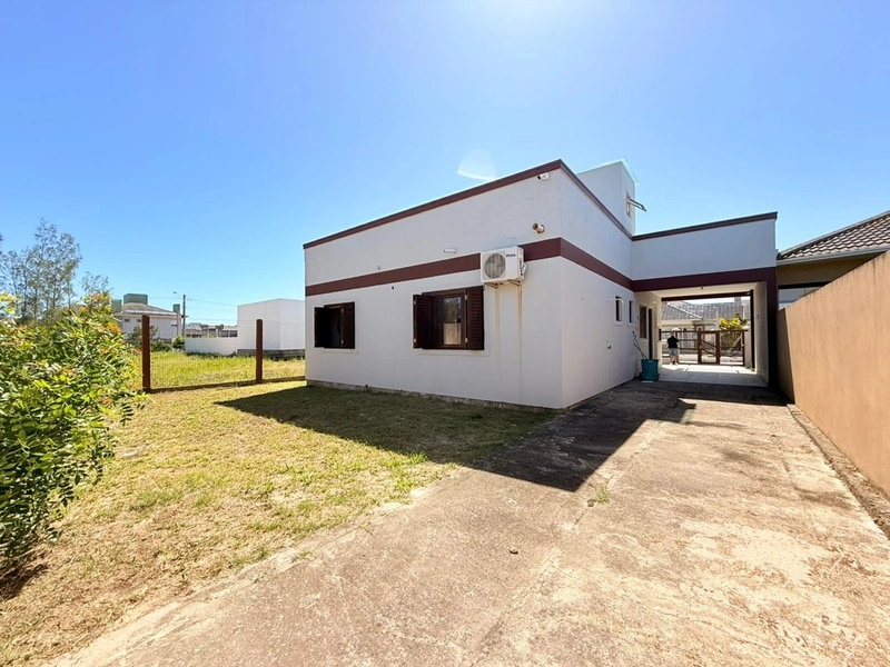 Linda Casa com Piscina, com 3 dormitórios em ótima localização!: 6ª foto da galeria de imagens do imóvel