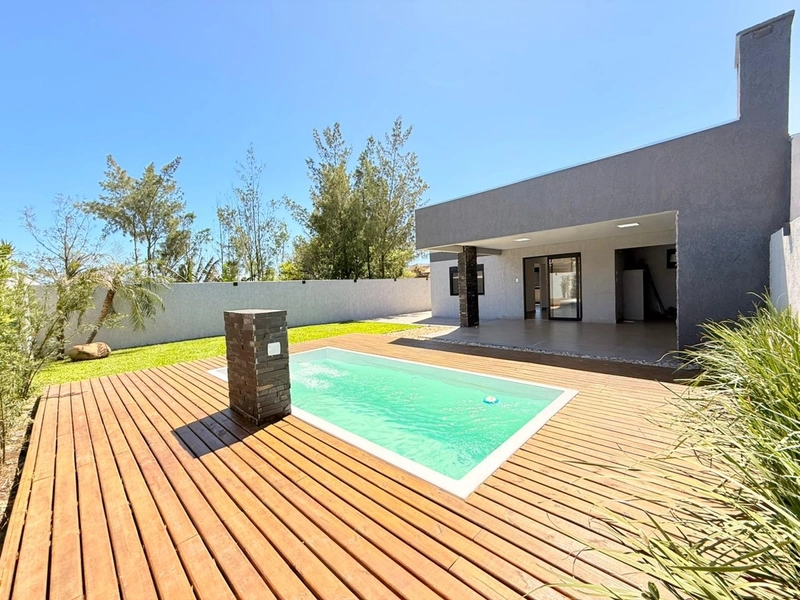 Linda Casa com Piscina, 3 Dormitórios e Ótima Localização!: 2ª foto da galeria de imagens do imóvel