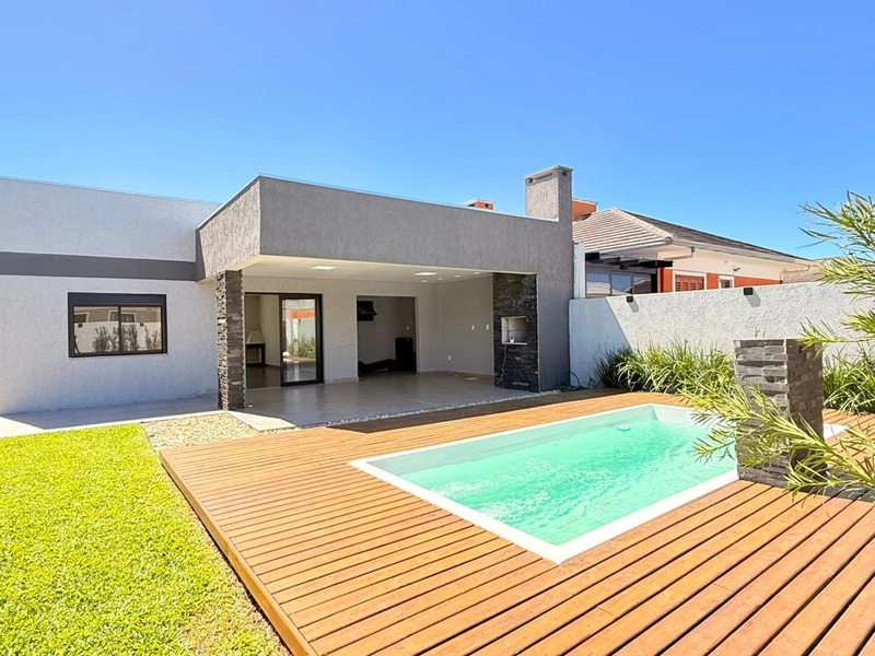 Linda Casa com Piscina, 3 Dormitórios e Ótima Localização!: 1ª foto da galeria de imagens do imóvel