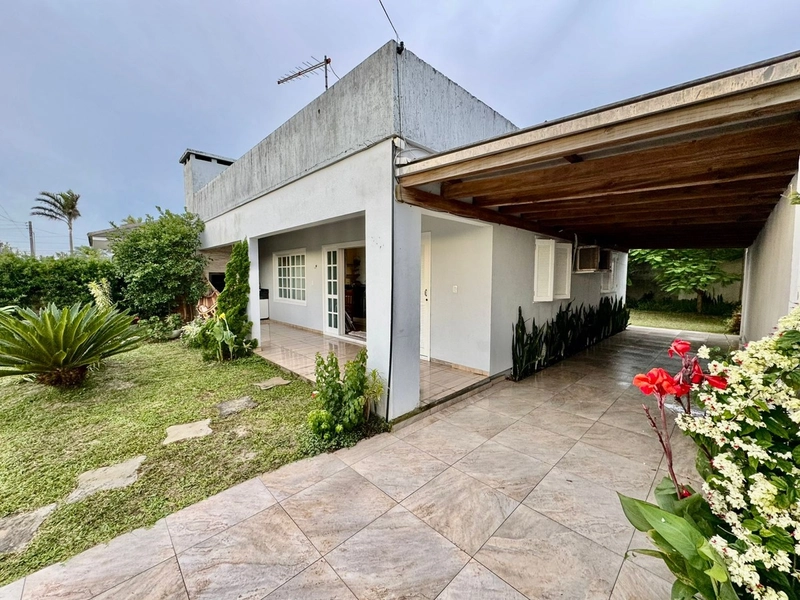 Linda Casa com 2 Dormitórios, Pátio Amplo e Ótima Localização!: 5ª foto da galeria de imagens do imóvel