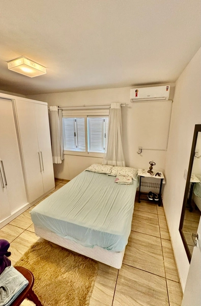 Linda Casa com 2 Dormitórios, Pátio Amplo e Ótima Localização!: 12ª foto da galeria de imagens do imóvel