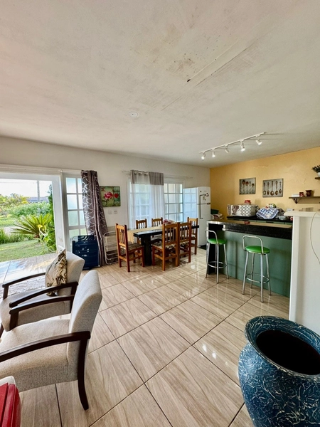 Linda Casa com 2 Dormitórios, Pátio Amplo e Ótima Localização!: 10ª foto da galeria de imagens do imóvel