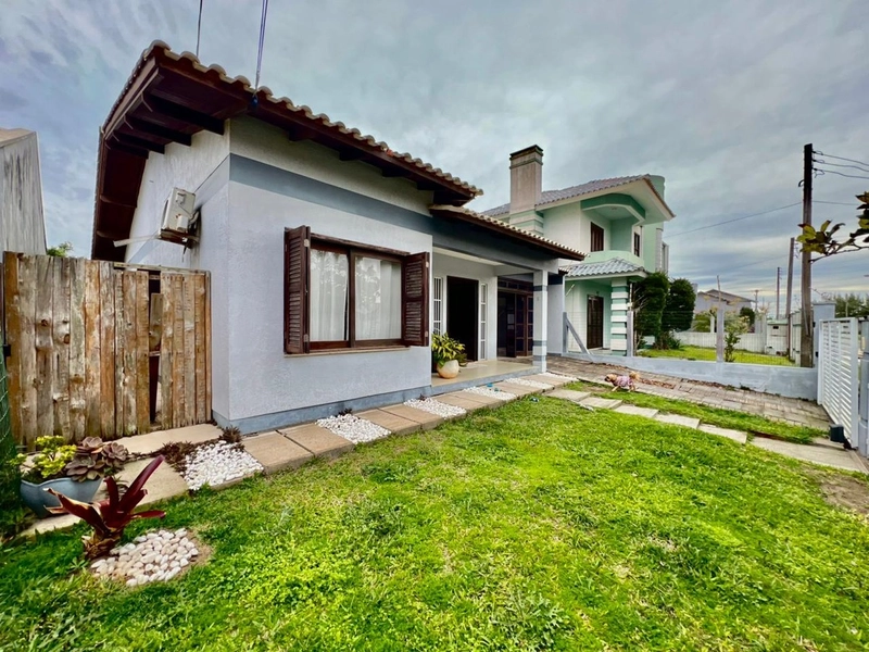 Linda Casa com 3 Dormitórios, Espaço Gourmet e Piscina Aquecida!: 1ª foto da galeria de imagens do imóvel