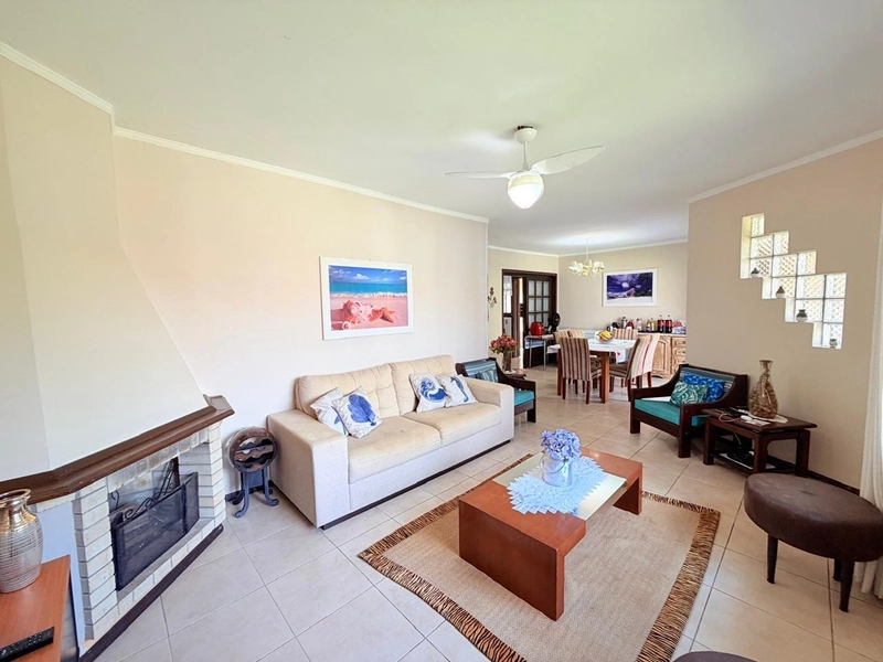 Charmosa Casa com 3 Dormiórios, Piscina e Churrasqueira!: 4ª foto da galeria de imagens do imóvel