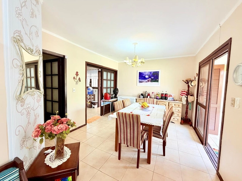 Charmosa Casa com 3 Dormiórios, Piscina e Churrasqueira!: 6ª foto da galeria de imagens do imóvel