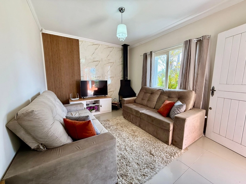 Linda Casa em Região Privilegiada com 3 Dormitórios e Piscina!: 8ª foto da galeria de imagens do imóvel