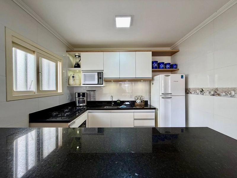 Linda Casa em Região Privilegiada com 3 Dormitórios e Piscina!: 14ª foto da galeria de imagens do imóvel