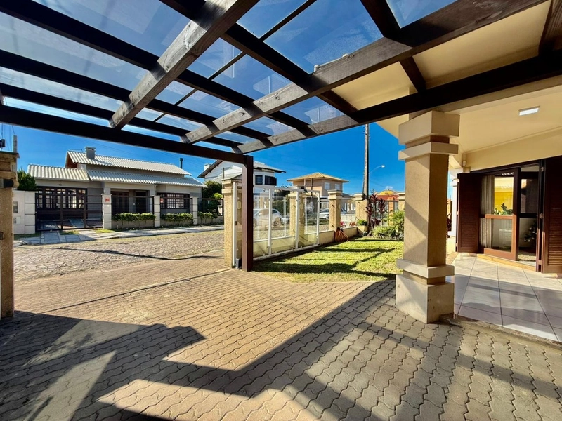 Casa com Piscina, Salão de Festas, Lareira e Acabamentos em Itaúba: 4ª foto da galeria de imagens do imóvel