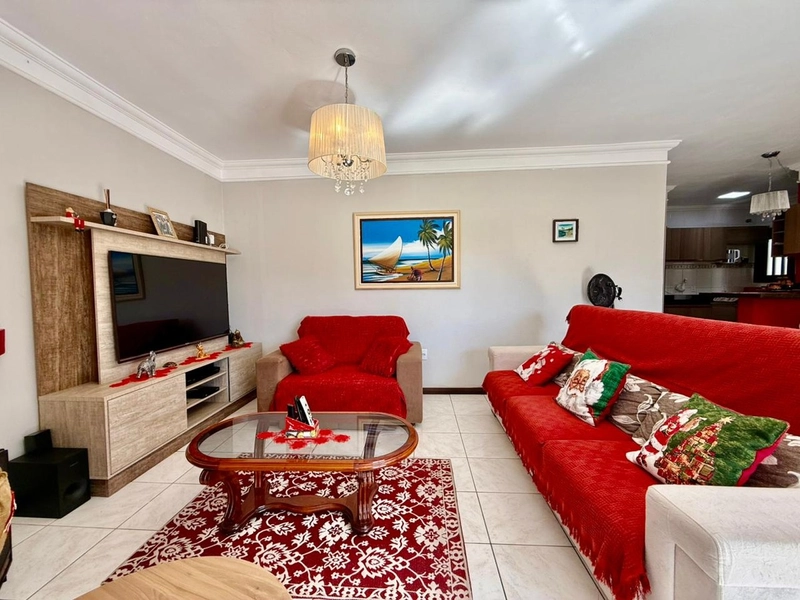 Casa com Piscina, Salão de Festas, Lareira e Acabamentos em Itaúba: 13ª foto da galeria de imagens do imóvel