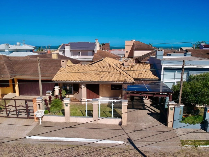 Casa com Piscina, Salão de Festas, Lareira e Acabamentos em Itaúba: 5ª foto da galeria de imagens do imóvel