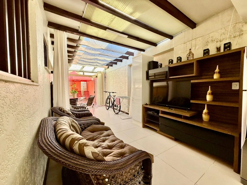 Casa com Piscina, Salão de Festas, Lareira e Acabamentos em Itaúba: 10ª foto da galeria de imagens do imóvel