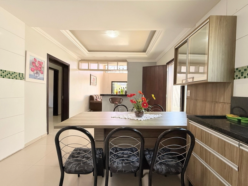 Encante-se com esta Excelente Residência, com 4 Dormitórios!: 10ª foto da galeria de imagens do imóvel