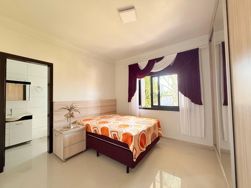 Encante-se com esta Excelente Residência, com 4 Dormitórios!: 15ª foto da galeria de imagens do imóvel