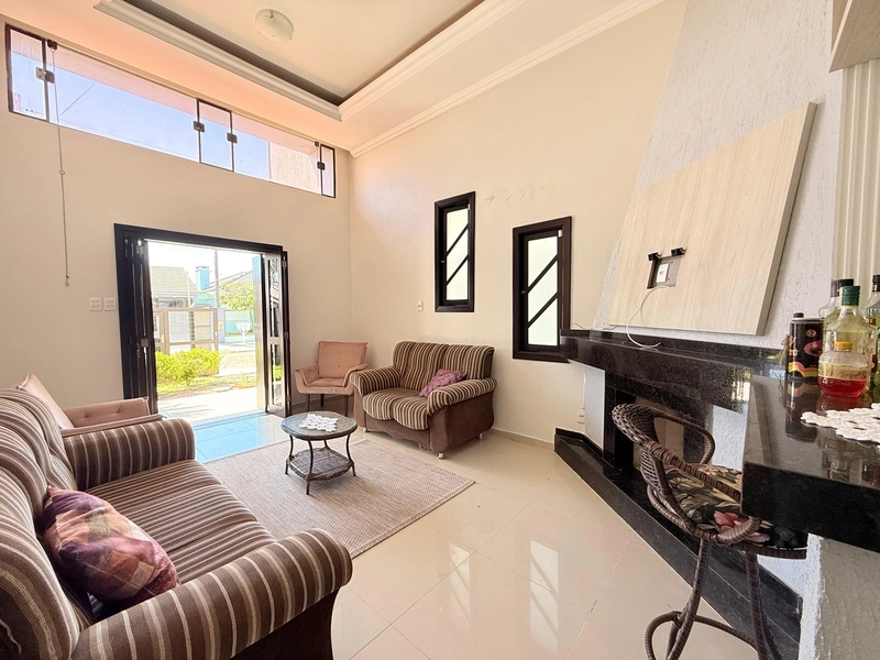 Encante-se com esta Excelente Residência, com 4 Dormitórios!: 8ª foto da galeria de imagens do imóvel