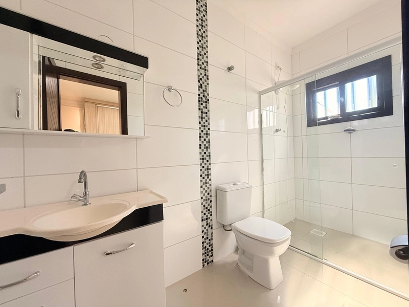 Encante-se com esta Excelente Residência, com 4 Dormitórios!: 16ª foto da galeria de imagens do imóvel