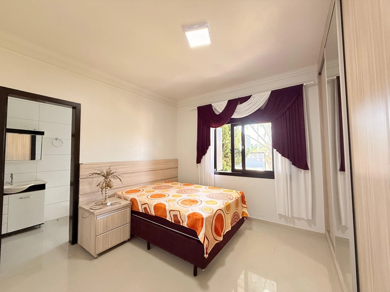 Encante-se com esta Excelente Residência, com 4 Dormitórios!: 14ª foto da galeria de imagens do imóvel