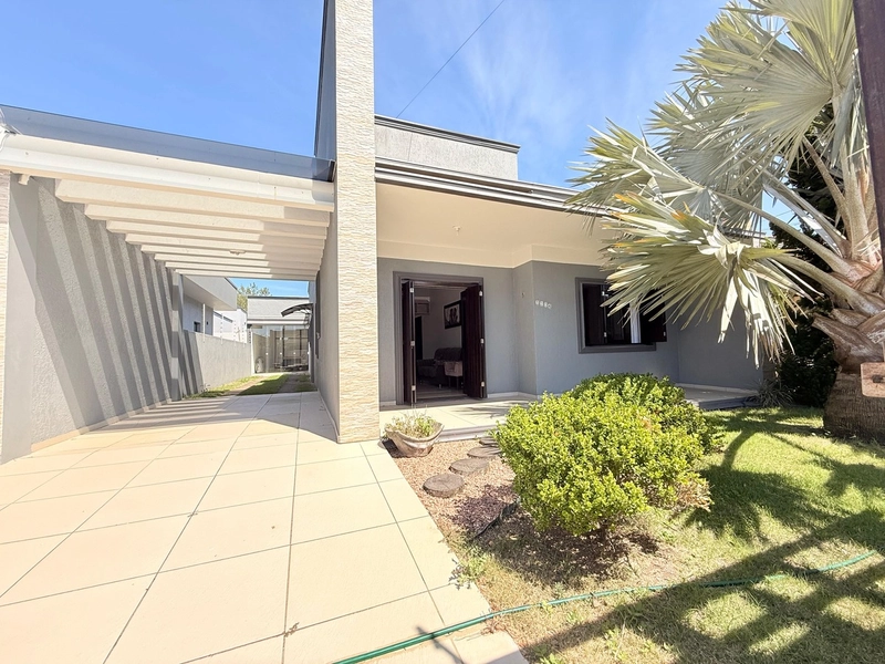 Encante-se com esta Excelente Residência, com 4 Dormitórios!: 2ª foto da galeria de imagens do imóvel