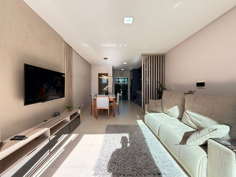 Sobrado Mobiliado com 2 Suítes, Espaço Gourmet e Living Integrado: 8ª foto da galeria de imagens do imóvel