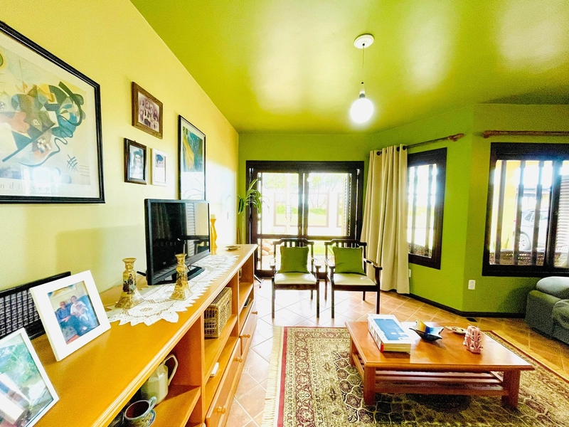 Linda Casa Pronta para morar com 4 Dormitórios e 2 suítes!: 12ª foto da galeria de imagens do imóvel