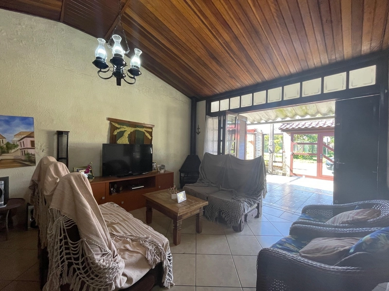 Linda Casa com Piscina, Churrasqueira e 3 Dormitórios!: 7ª foto da galeria de imagens do imóvel