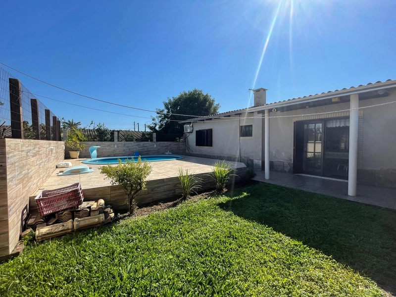 Linda Casa com Piscina, Churrasqueira e 3 Dormitórios!: 5ª foto da galeria de imagens do imóvel