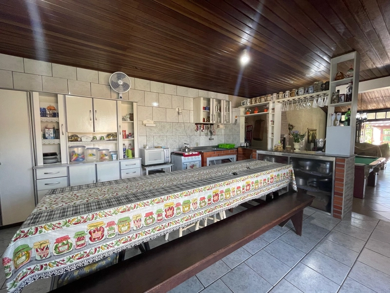 Linda Casa com Piscina, Churrasqueira e 3 Dormitórios!: 8ª foto da galeria de imagens do imóvel