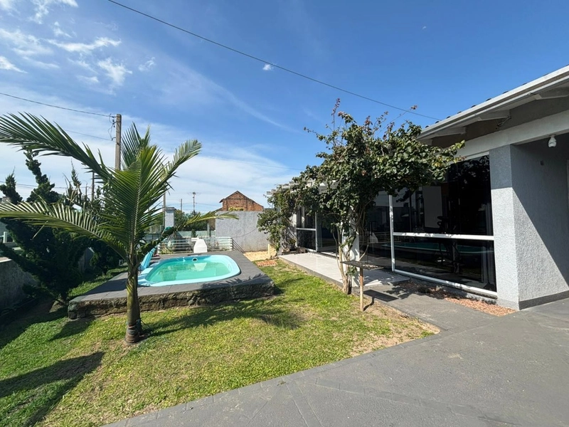 Casa Moderna com Piscina, 3 Dormitórios e Anexo Completo: 2ª foto da galeria de imagens do imóvel