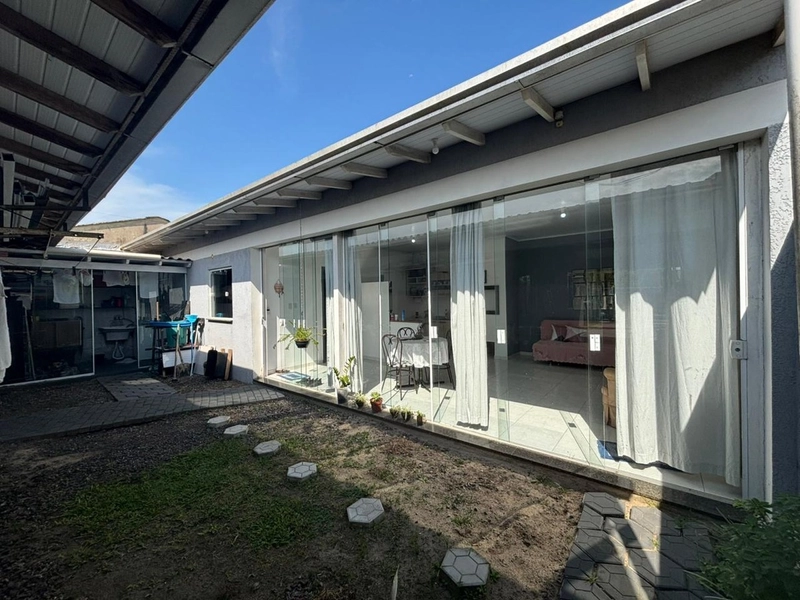 Casa Moderna com Piscina, 3 Dormitórios e Anexo Completo: 18ª foto da galeria de imagens do imóvel