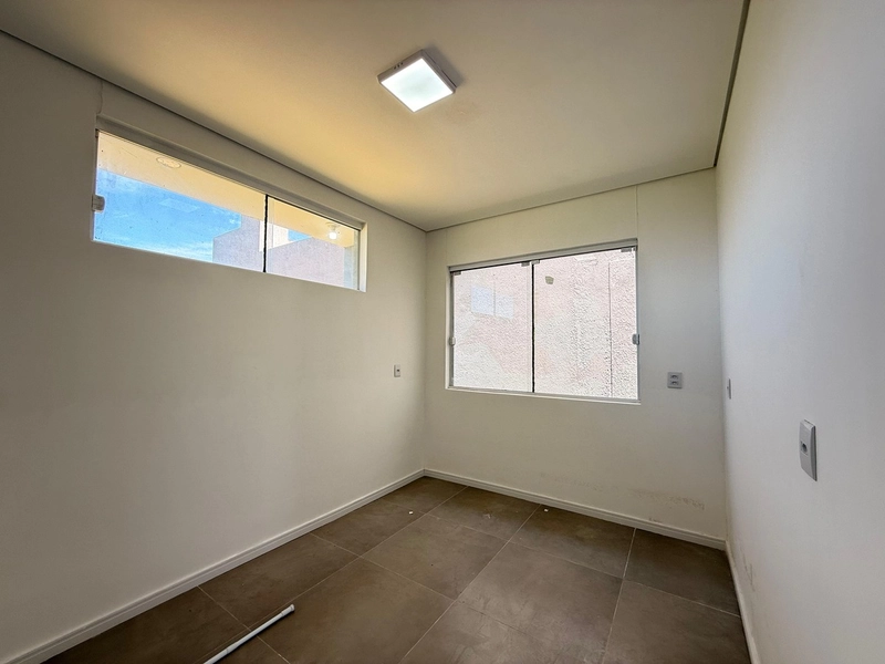 Casa com Piscina em Lote de Esquina – 2 Dormitórios e Suíte: 10ª foto da galeria de imagens do imóvel