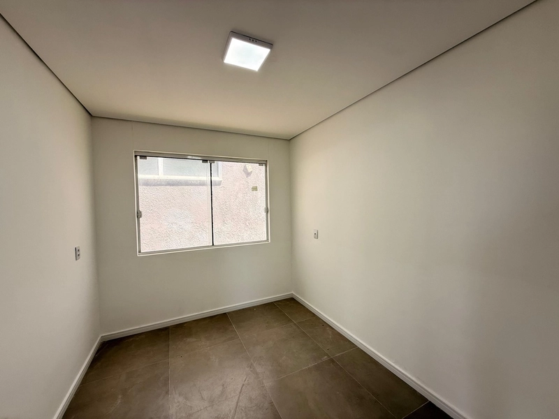 Casa com Piscina em Lote de Esquina – 2 Dormitórios e Suíte: 9ª foto da galeria de imagens do imóvel