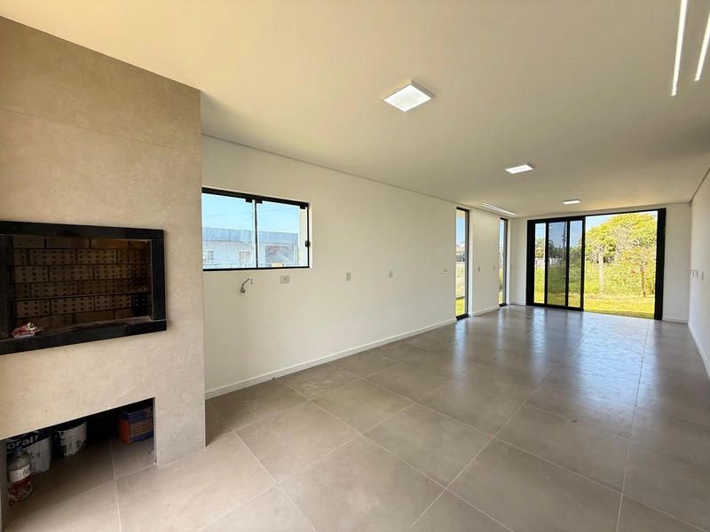 Casa com Piscina em Lote de Esquina – 2 Dormitórios e Suíte: 5ª foto da galeria de imagens do imóvel