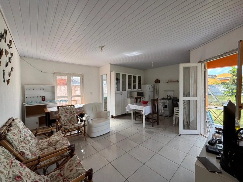 Casa com Pátio Amplo e Frente Leste – Ótimo Investimento: 5ª foto da galeria de imagens do imóvel