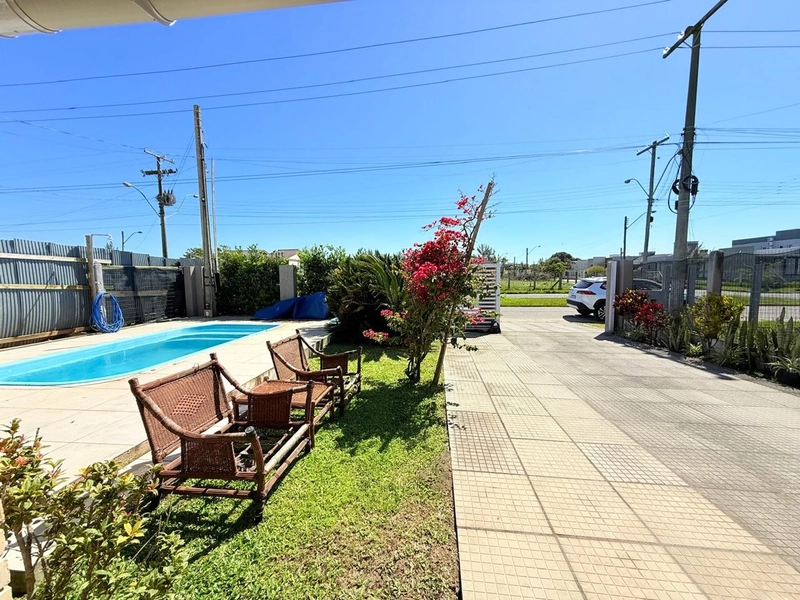 Linda Casa Semi-mobiliada com Piscina, Lareira e Pátio Amplo!: 4ª foto da galeria de imagens do imóvel