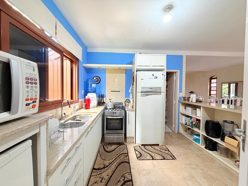 Casa Decorada a 150m do Mar com Ofurô e Churrasqueira!: 6ª foto da galeria de imagens do imóvel