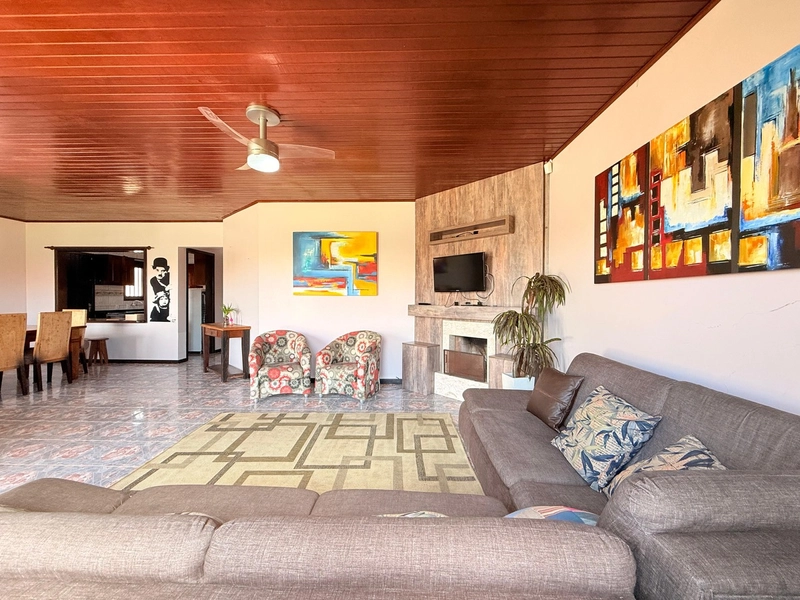 Casa Semi-mobiliada com Anexo e pátio amplo, próxima ao mar!: 3ª foto da galeria de imagens do imóvel