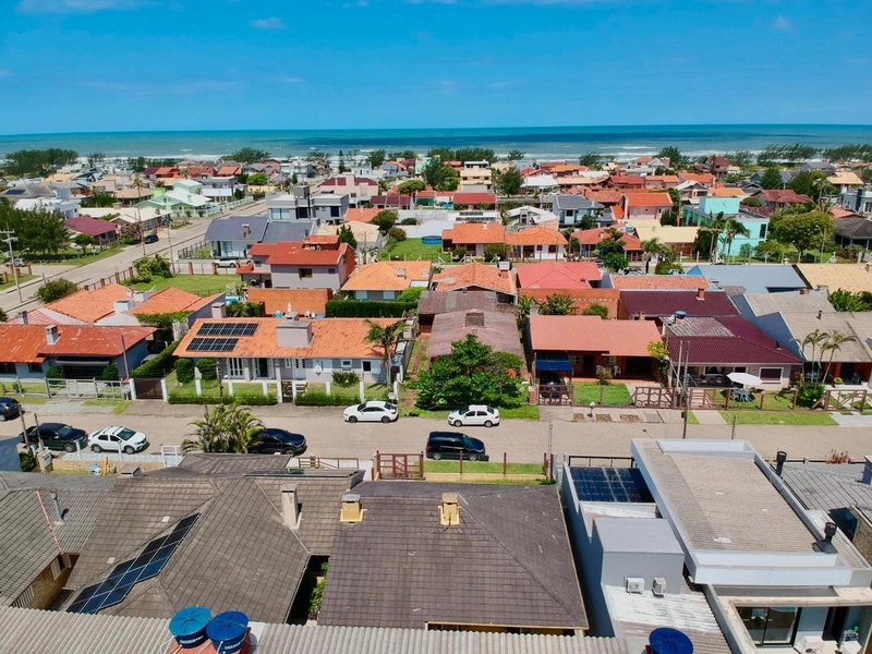 Casa Completa Mobiliada a Poucos Metros do Mar: 2ª foto da galeria de imagens do imóvel