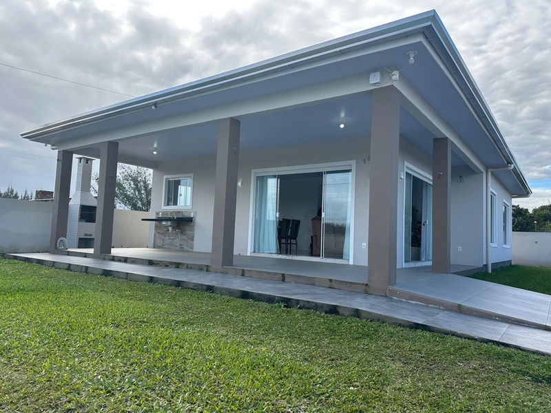 Casa Charmosa com Piscina, Lareira e Suíte: 2ª foto da galeria de imagens do imóvel