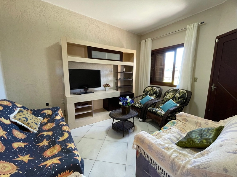 Sobrado à Venda com 4 Dormitórios, Pátio Amplo e Churrasqueira!: 3ª foto da galeria de imagens do imóvel