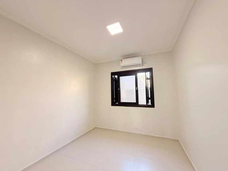 Casa Moderna com Lareira, Churrasqueira e Amplo Pátio: 18ª foto da galeria de imagens do imóvel