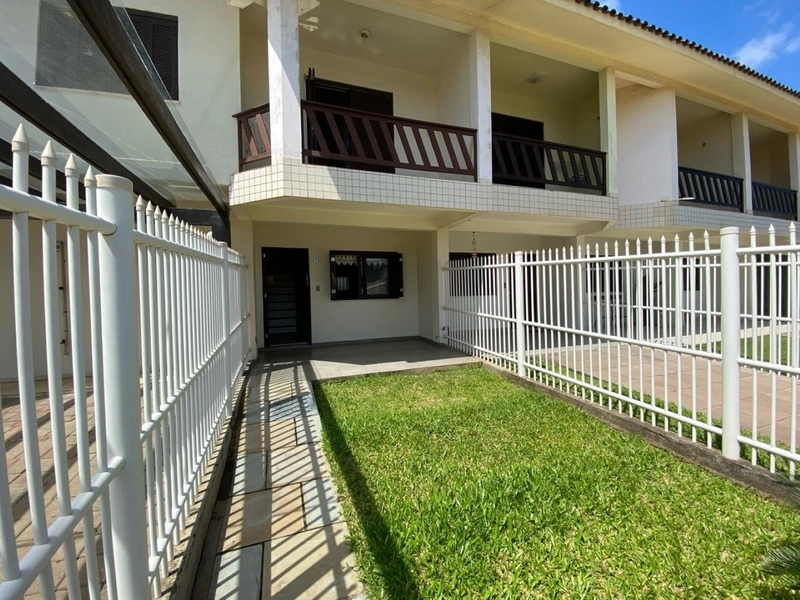 Duplex mobiliado a poucos metros do mar em Maristela: 1ª foto da galeria de imagens do imóvel