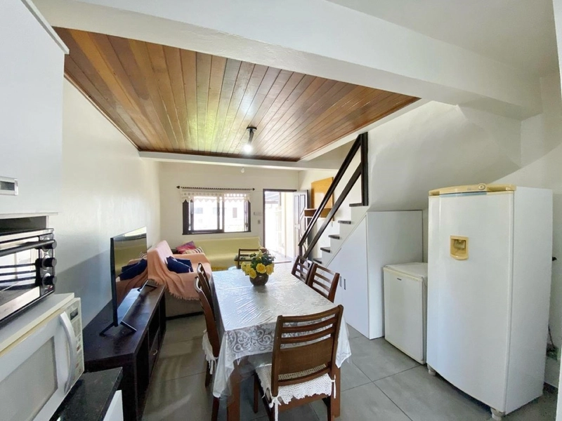 Duplex mobiliado a poucos metros do mar em Maristela: 4ª foto da galeria de imagens do imóvel