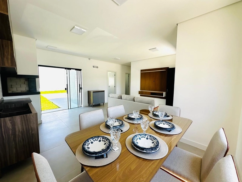 Casa com Piscina, Suíte e Living Integrado – Semi-Mobiliada!: 12ª foto da galeria de imagens do imóvel