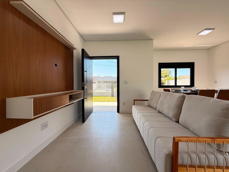 Casa com Piscina, Suíte e Living Integrado – Semi-Mobiliada!: 9ª foto da galeria de imagens do imóvel