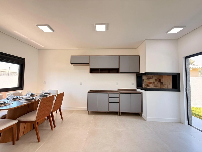 Casa com Piscina, Suíte e Living Integrado – Semi-Mobiliada!: 13ª foto da galeria de imagens do imóvel