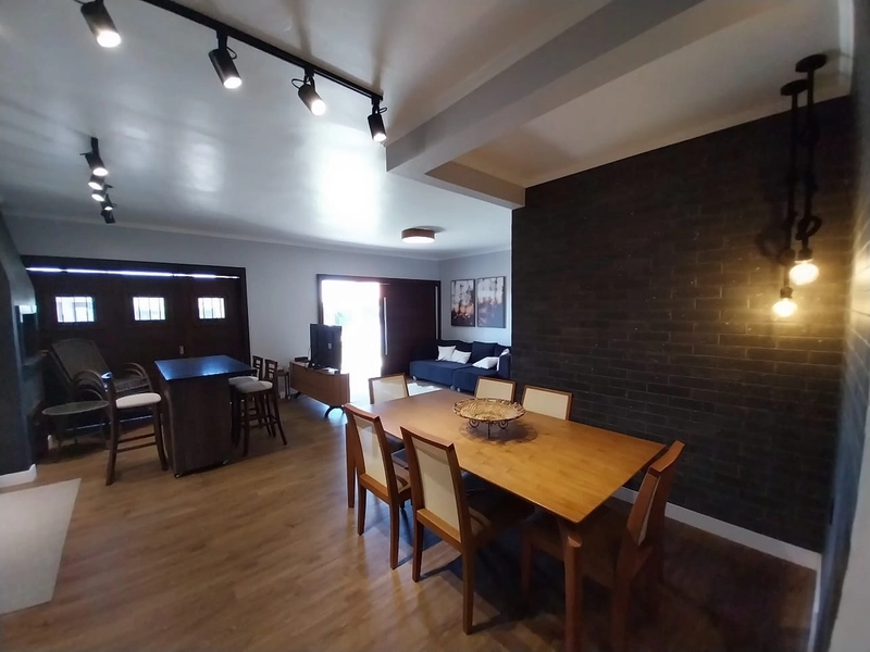 Conforto e Espaço: Casa com 3 Suítes em Terreno Amplo: 4ª foto da galeria de imagens do imóvel