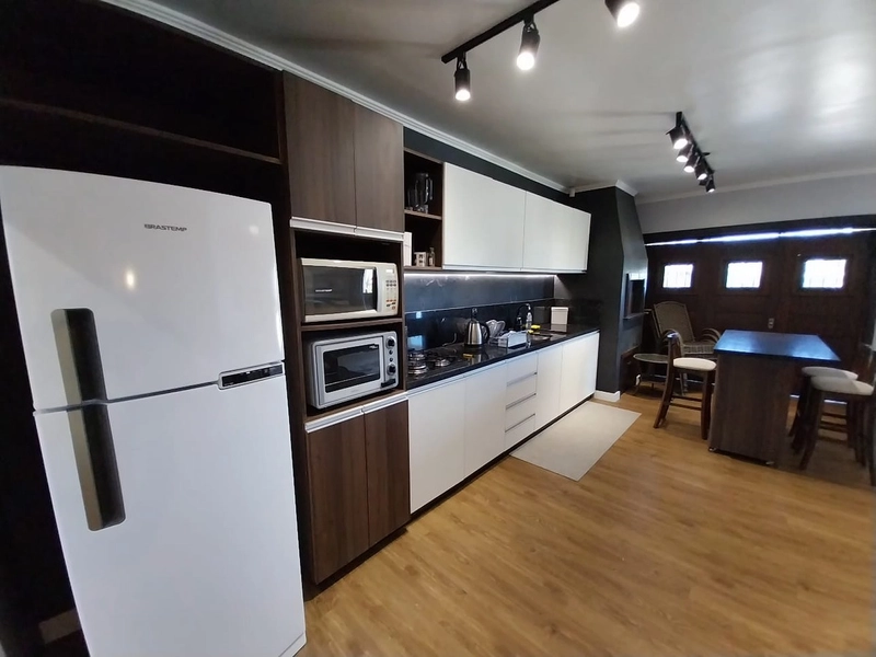 Conforto e Espaço: Casa com 3 Suítes em Terreno Amplo: 6ª foto da galeria de imagens do imóvel